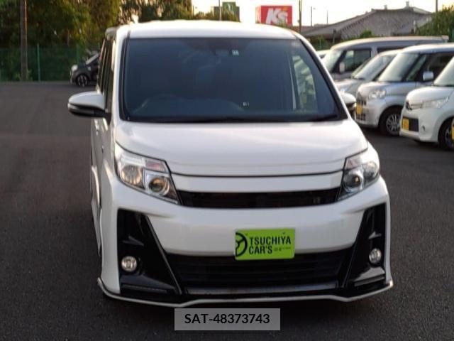 Toyota NOAH 2016-12 256056-16