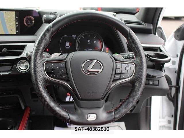 Lexus UX 2019-01 275905-16