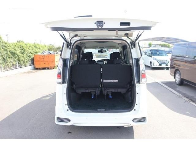 Nissan SERENA 2018-03 11705-11