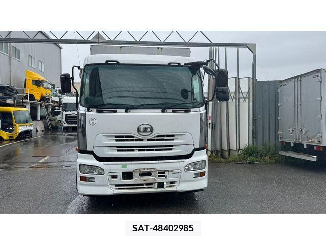 Nissan QUON 2014-06 388633-1