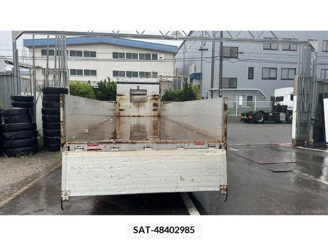 Nissan QUON 2014-06 388633-10