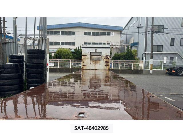 Nissan QUON 2014-06 388633-19