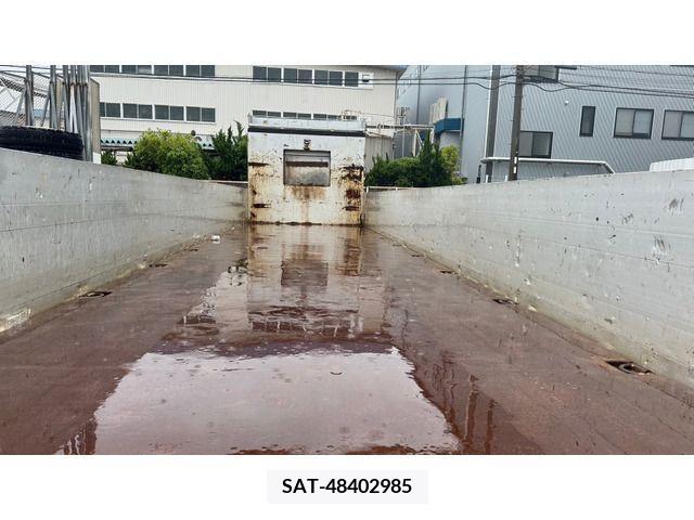 Nissan QUON 2014-06 388633-8