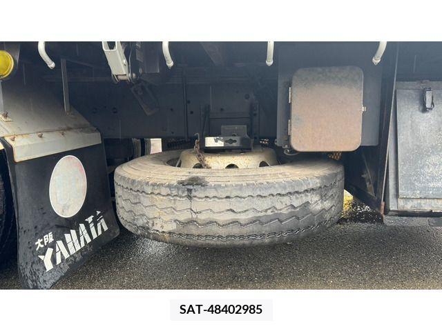 Nissan QUON 2014-06 388633-16