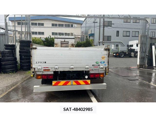 Nissan QUON 2014-06 388633-4