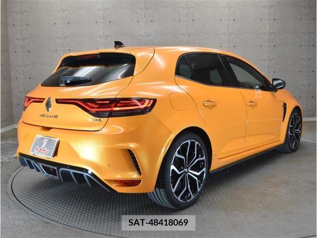 Renault MEGANE 2021-04 373182-1