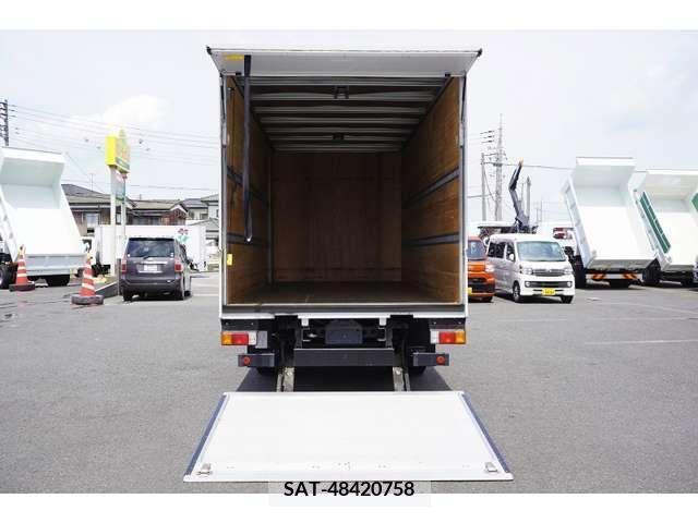 Hino DUTRO 2018-11 320436-19