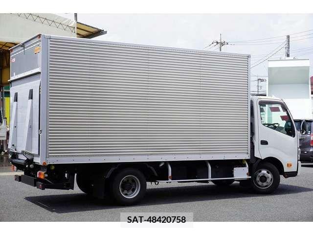 Hino DUTRO 2018-11 320436-7