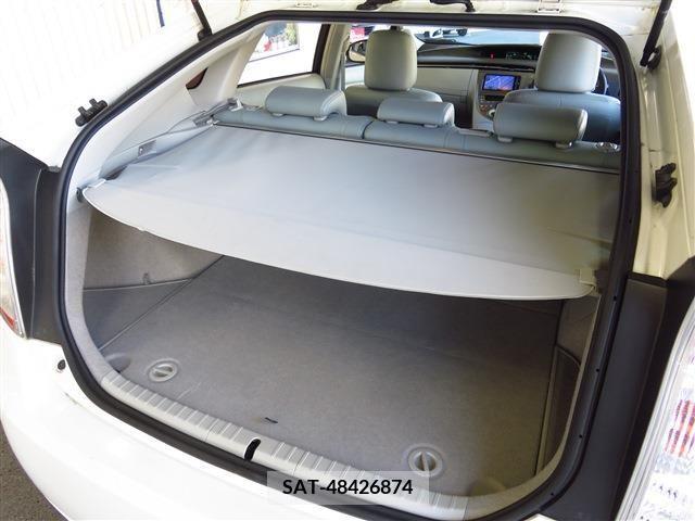 Toyota PRIUS 2013-10 385185-14