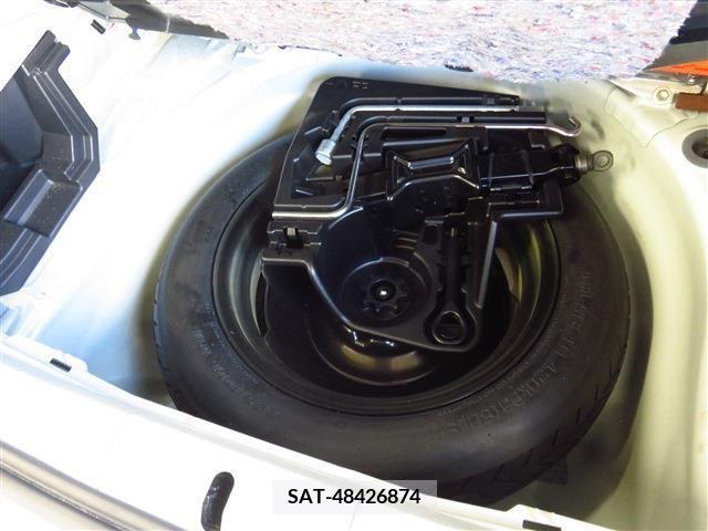 Toyota PRIUS 2013-10 385185-16