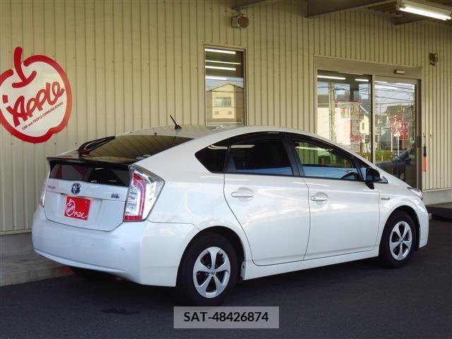 Toyota PRIUS 2013-10 385185-3