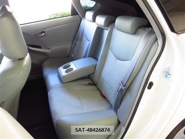 Toyota PRIUS 2013-10 385185-12