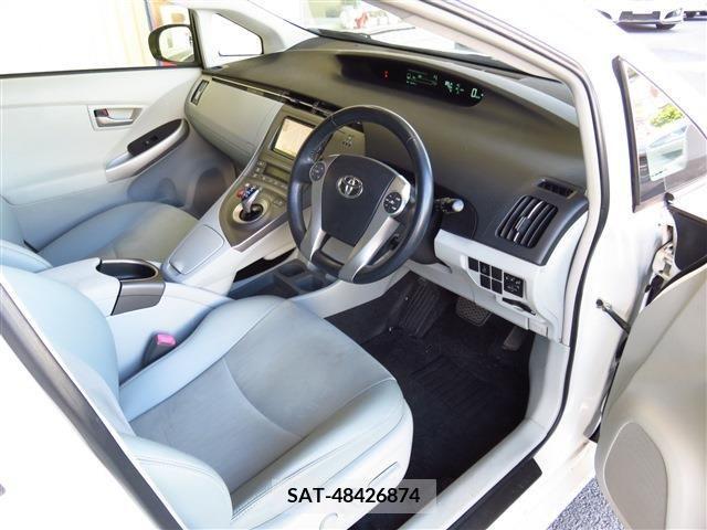 Toyota PRIUS 2013-10 385185-4