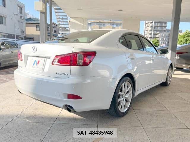 Lexus IS 2012-02 276577-18