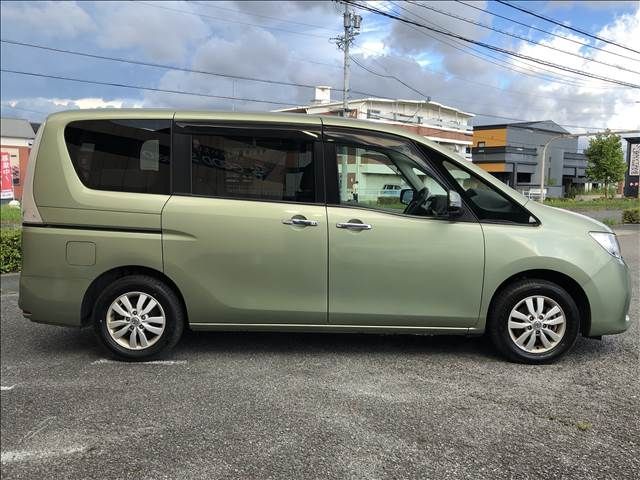 Nissan SERENA 2012-07 11390-13