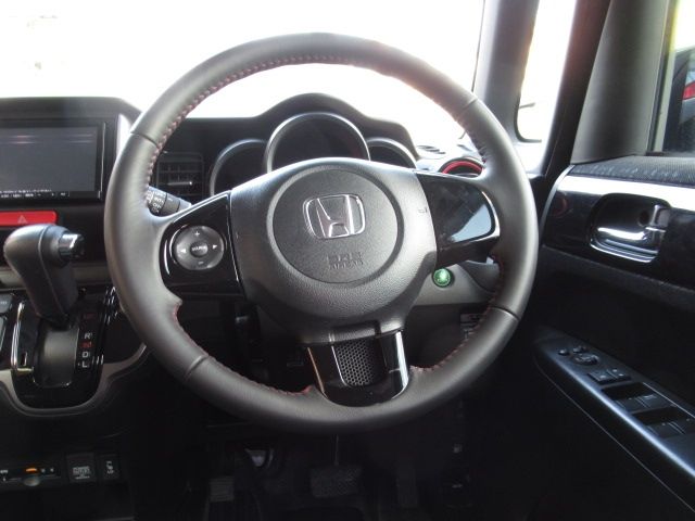 Honda N BOX CUSTOM 2016-09 194638-1