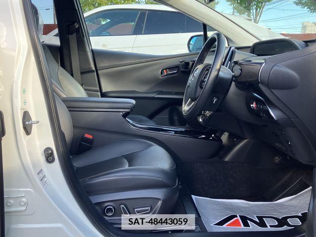 Toyota PRIUS PHV 2017-09 341923-11
