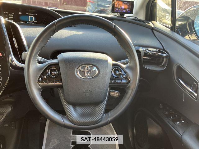 Toyota PRIUS PHV 2017-09 341923-14