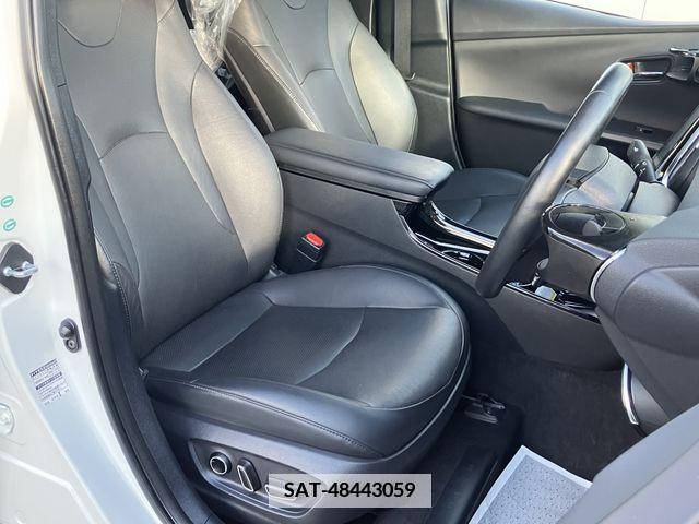 Toyota PRIUS PHV 2017-09 341923-13
