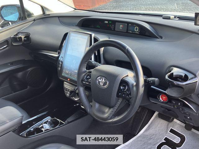 Toyota PRIUS PHV 2017-09 341923-12