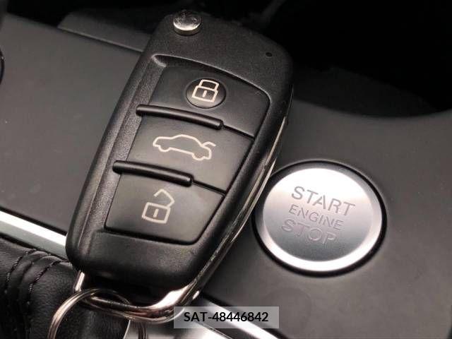 Audi Q2 2018-08 318000-7