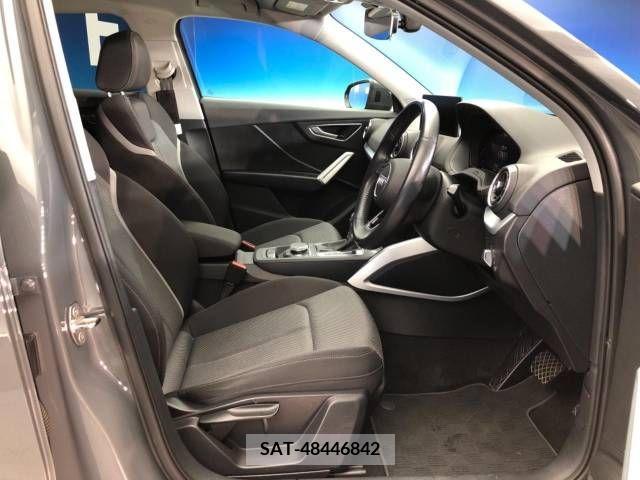 Audi Q2 2018-08 318000-8
