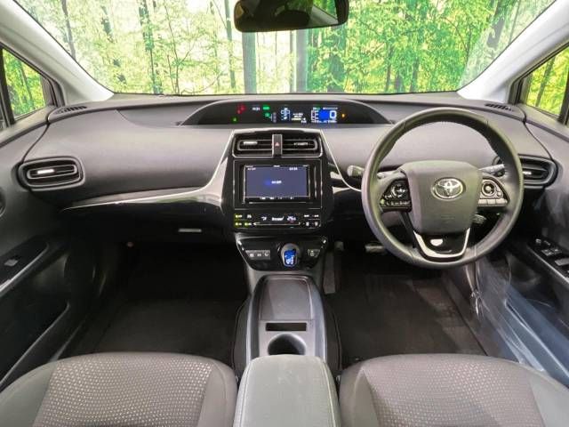 Toyota PRIUS 2019-08 17080-1