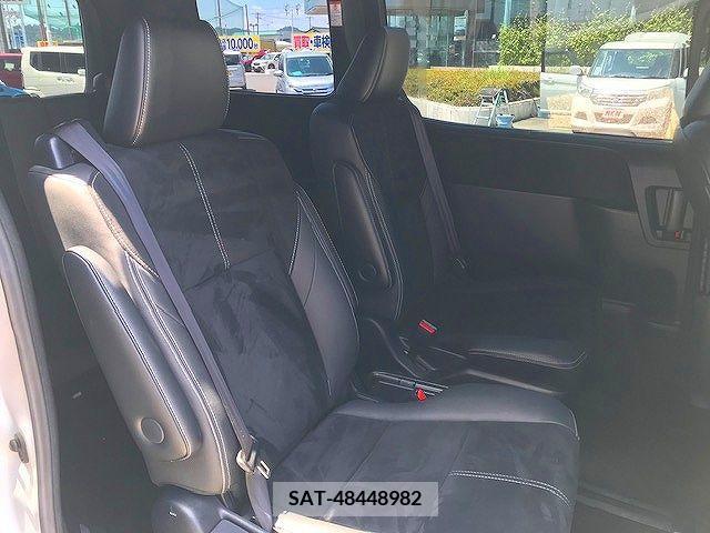 Toyota VOXY 2017-01 344796-9