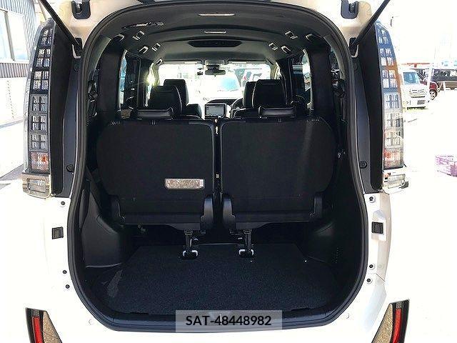 Toyota VOXY 2017-01 344796-20