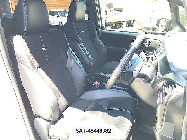 Toyota VOXY 2017-01 344796-3