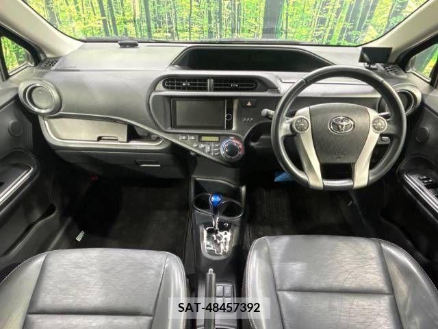 Toyota AQUA 2013-09 389333-1