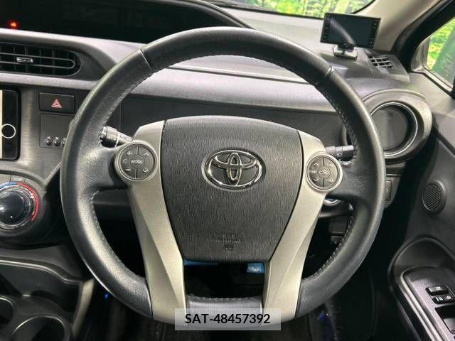 Toyota AQUA 2013-09 389333-11