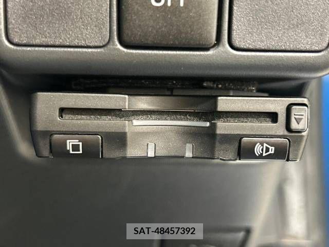 Toyota AQUA 2013-09 389333-6