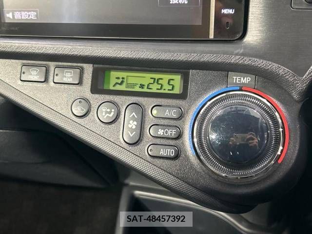 Toyota AQUA 2013-09 389333-5