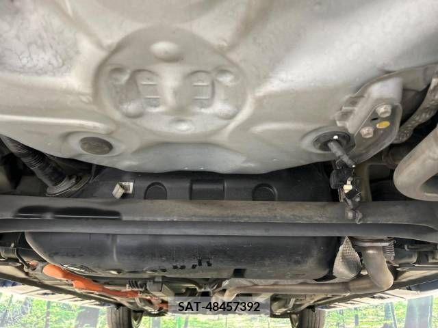 Toyota AQUA 2013-09 389333-19