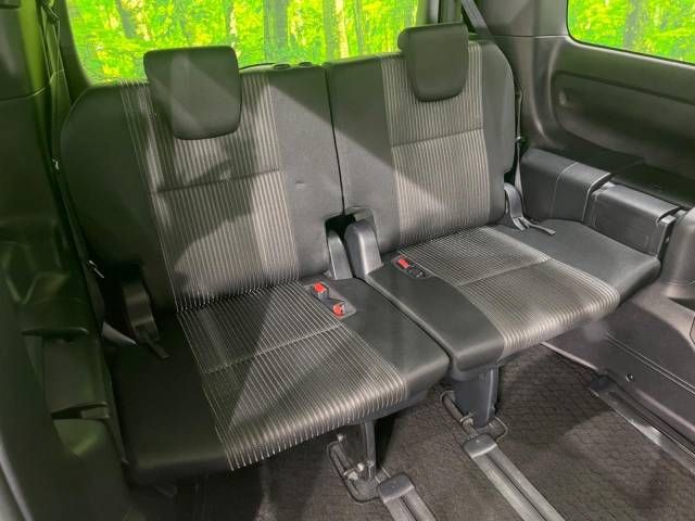 Toyota NOAH HYBRID 2017-10 196255-11