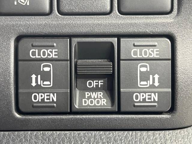 Toyota NOAH HYBRID 2017-10 196255-6