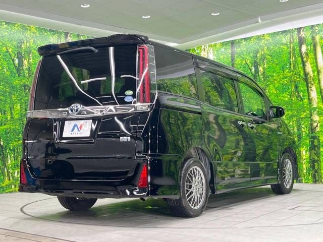Toyota NOAH HYBRID 2017-10 196255-18