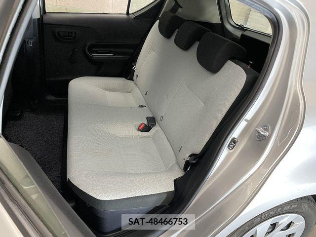 Toyota AQUA 2017-12 261037-11