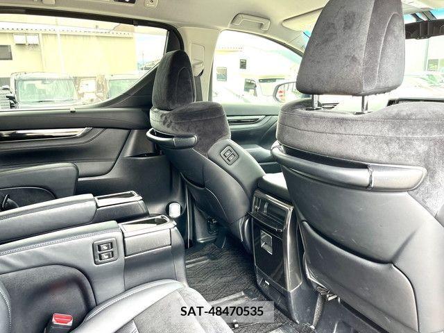 Toyota ALPHARD 2017-09 303631-15