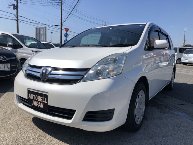Toyota ISIS 2013-07 20891-0