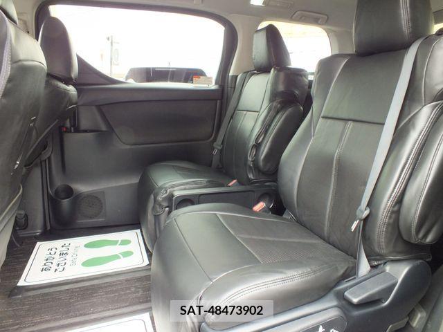 Toyota VELLFIRE 2017-04 332055-11