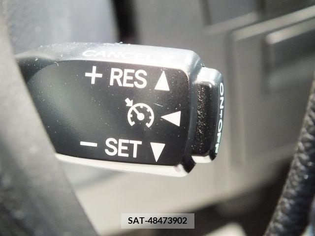 Toyota VELLFIRE 2017-04 332055-26