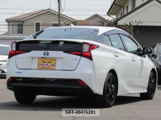 Toyota PRIUS 2022-03 227852-7