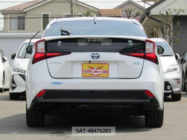 Toyota PRIUS 2022-03 227852-5