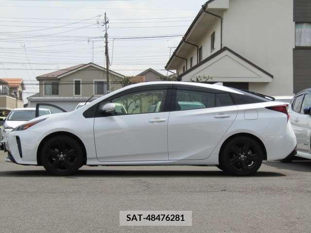 Toyota PRIUS 2022-03 227852-4