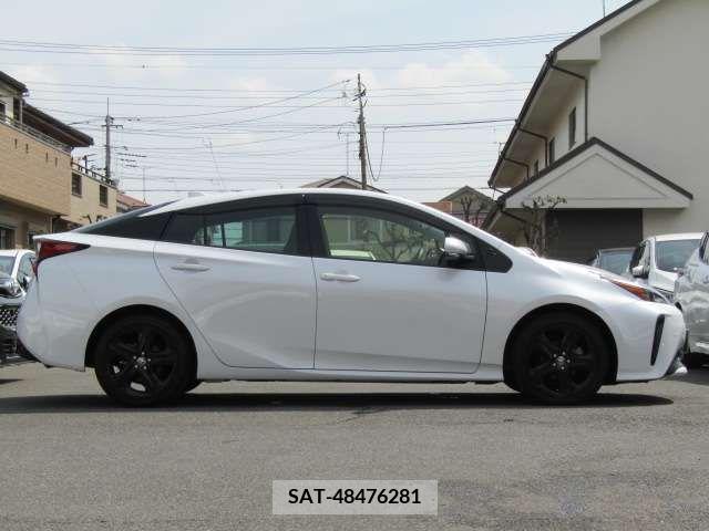 Toyota PRIUS 2022-03 227852-3