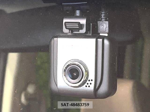 Honda N BOX 2021-11 278467-3