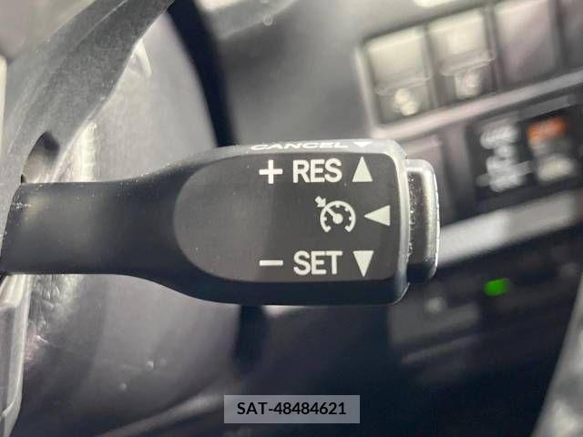 Toyota NOAH 2018-11 321557-7