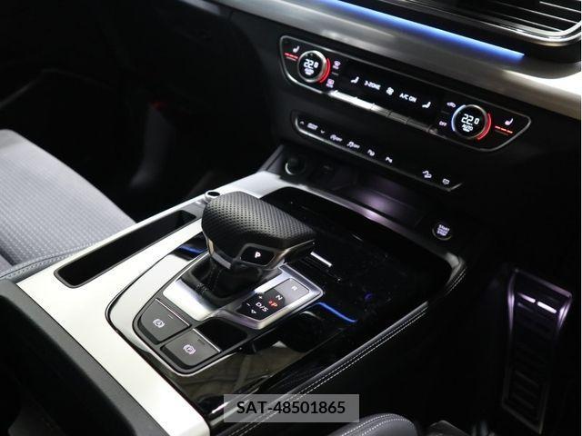 Audi Q5 2022-05 317999-11